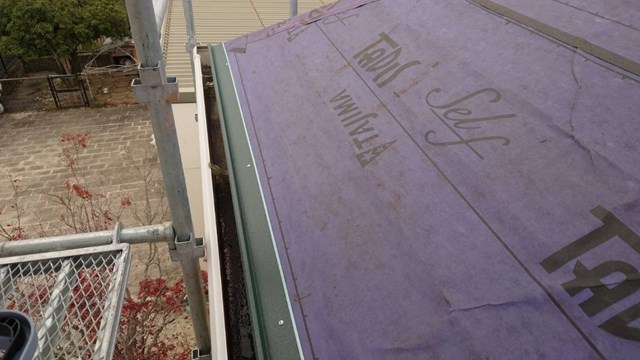 軒先板金を取り付けました